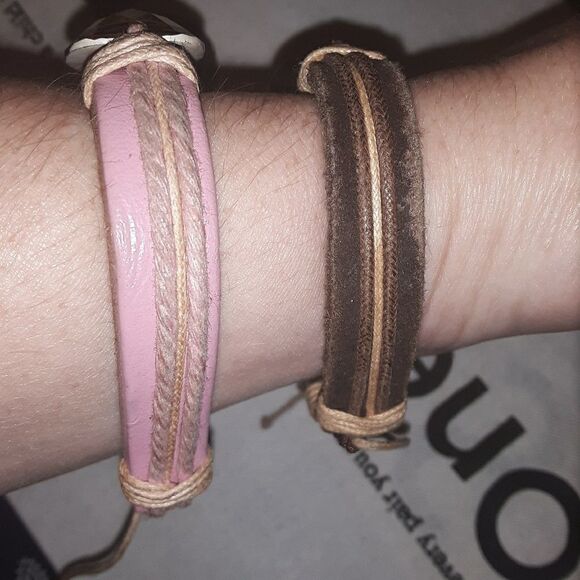 2 adjustable thick leather Hawaiin bracelets - Picture 2 of 6